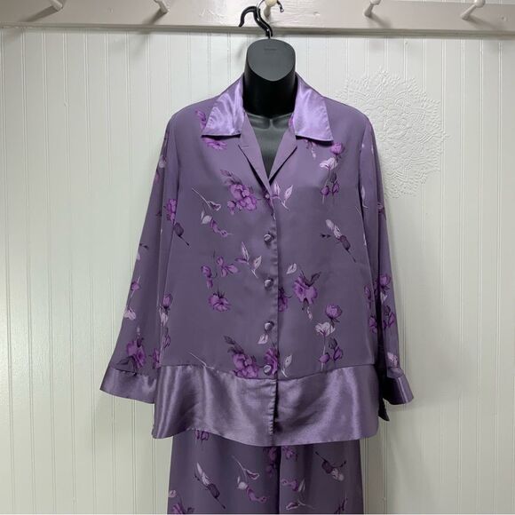 BARE LUXURY Semi sheer and satin loungewear pajama set - Picture 2 of 7